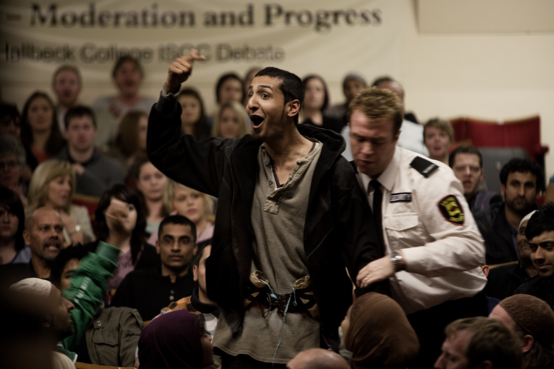 Four Lions capelight pictures